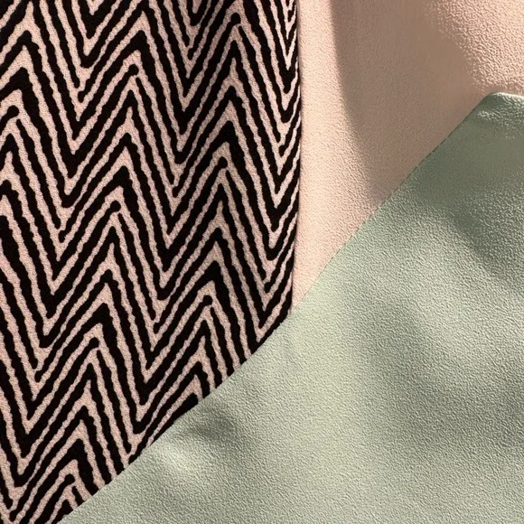 Miss Lulo Mini Dress - Picture 2 of 5